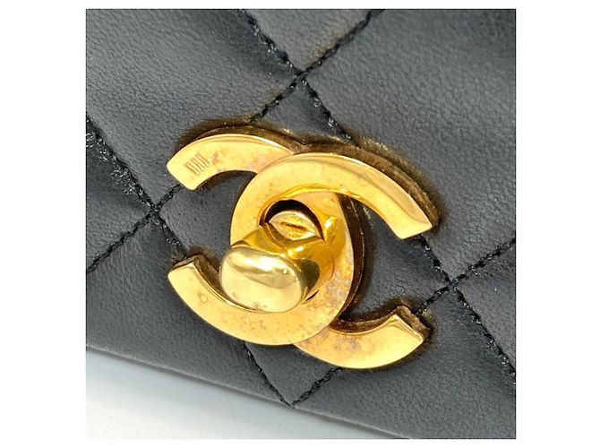 Borsa a tracolla Chanel Matelassé con catena Nero - vista 11