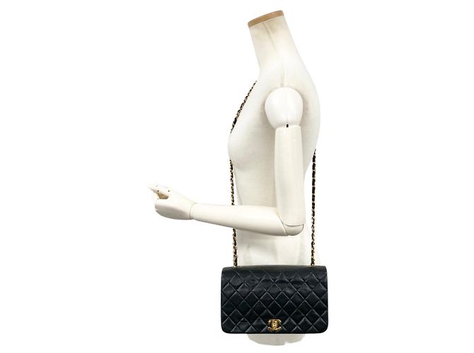 Borsa a tracolla Chanel Matelassé con catena Nero - vista 14