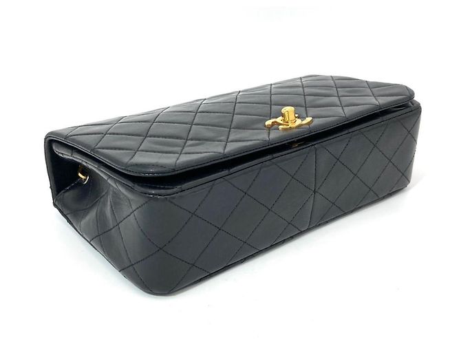 Borsa a tracolla Chanel Matelassé con catena Nero - vista 4