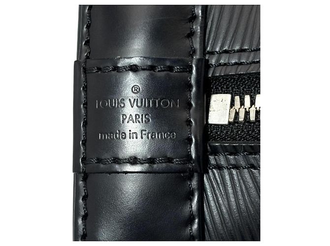 Borsa Louis Vuitton Alma BB in pelle Epi nera Nero - vista 12