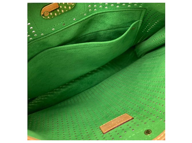 Borsa a tracolla Louis Vuitton M95173 Perfo Musette Verde chiaro Monogramma - vista 5