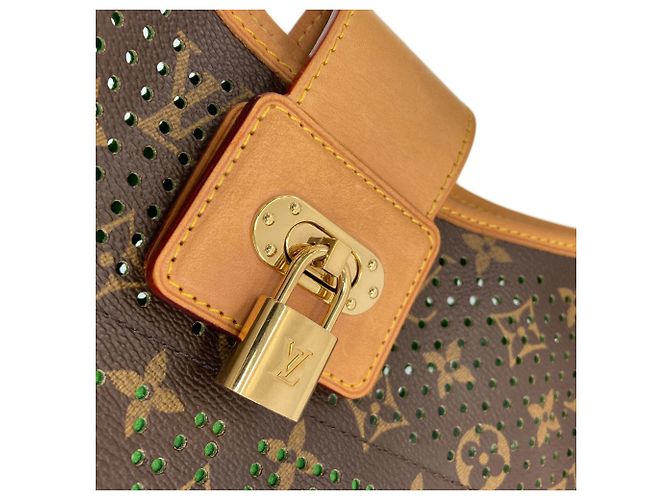 Borsa a tracolla Louis Vuitton M95173 Perfo Musette Verde chiaro Monogramma - vista 8