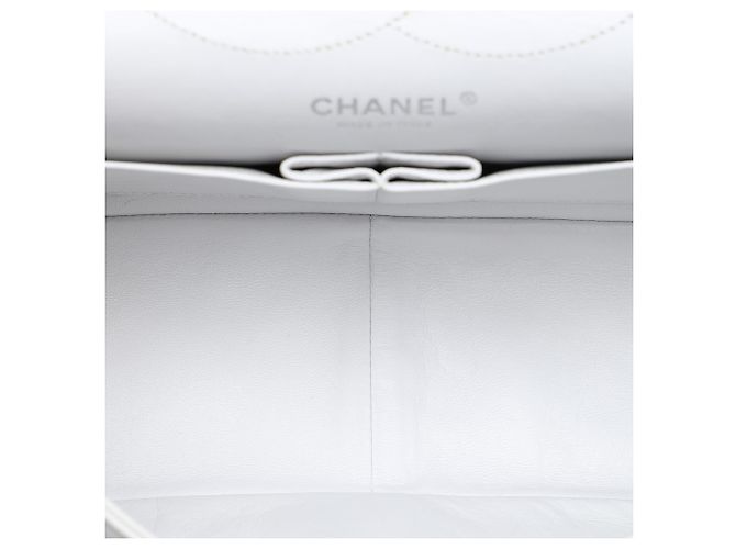 Chanel White Quilted Aged Calfskin Reissue 2.55 Double Flap 227 Bianco - vista 4