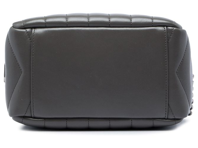 Saint Laurent LouLou Bowling Bag Small aus gestepptem Kalbsleder Grau - Ansicht 3