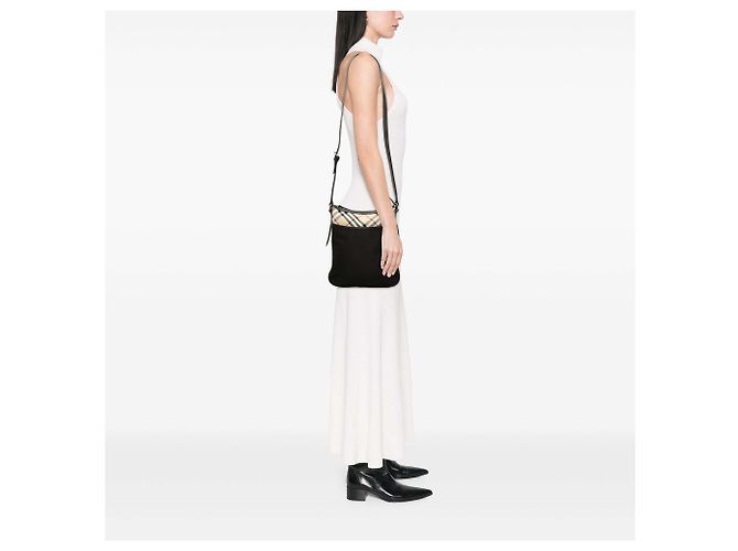 Bolsa crossbody em nylon Burberry com detalhe Nova Check preto - vista 6