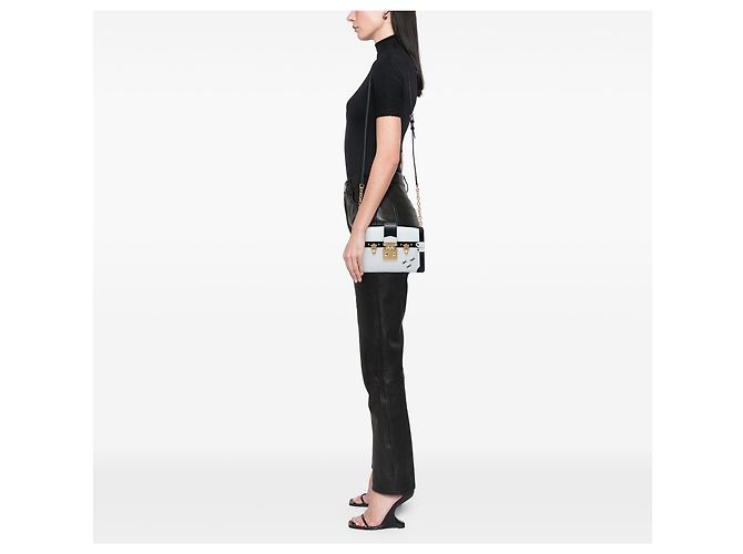 Clutch Trunk Louis Vuitton in pelle Epi bianca - vista 5