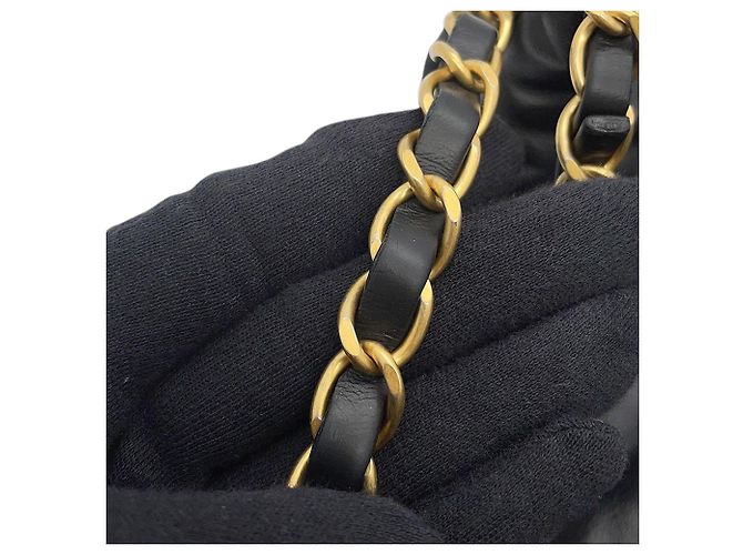 Borsa Chanel 22 in vitello lucido matelassé nero, dimensione Medium - vista 10