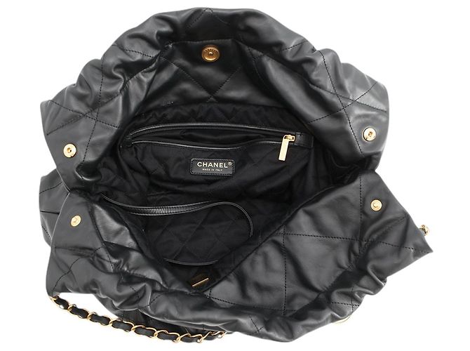 Borsa Chanel 22 in vitello lucido matelassé nero, dimensione Medium - vista 4
