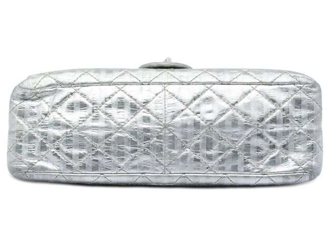 Chanel Silver Quilted Metallic Striped Aged Calfskin Reissue 2.55 Double Flap 226 Argento - vista 3