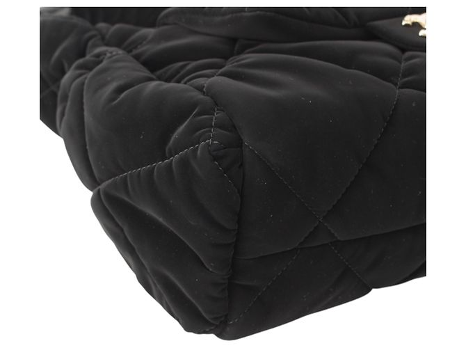 Borsa Bowling Chanel in nylon effetto velluto matelassé Large CC Nera Nero - vista 12