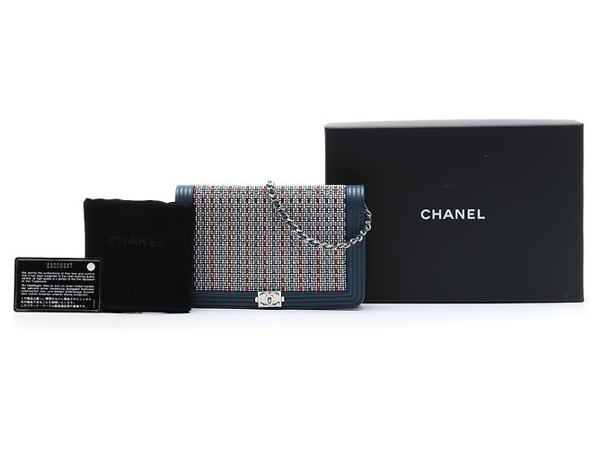 Portafoglio Chanel Boy Wallet On Chain in pelle d'agnello blu con cristalli Blu navy - vista 7