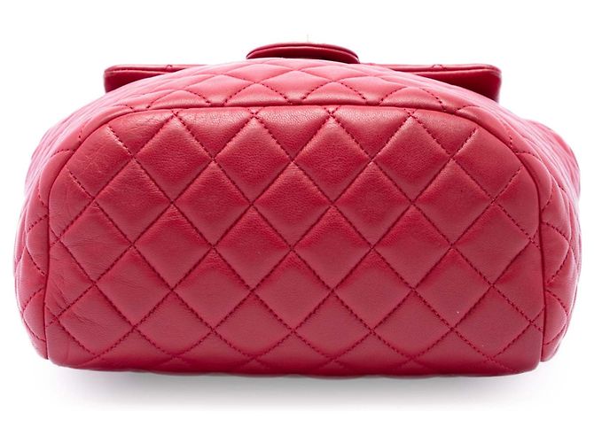 Chanel Urban Spirit Mini Rucksack aus gestepptem Lammleder in Rot - Ansicht 3