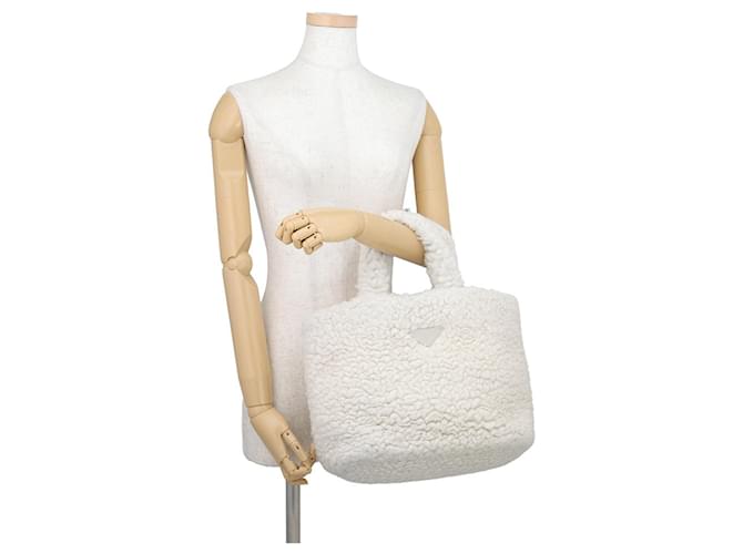 Borsa Tote piccola Prada Triangle in shearling Bianco - vista 4