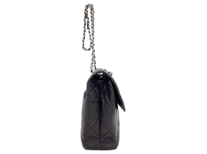 Borsa a tracolla Chanel Matelassé Coco Mark Nero - vista 3