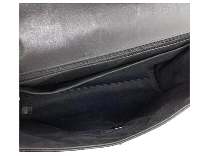 Borsa a tracolla Chanel Matelassé Coco Mark Nero - vista 5