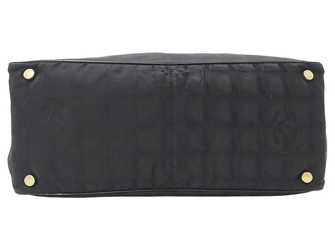 Timeless Borsa a mano Chanel in nylon nero - vista 3