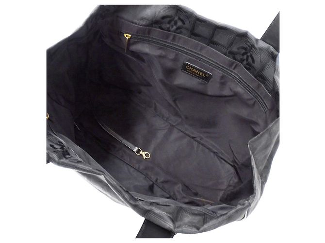 Timeless Borsa a mano Chanel in nylon nero - vista 5