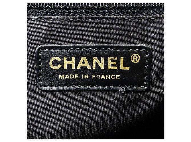 Timeless Borsa a mano Chanel in nylon nero - vista 7
