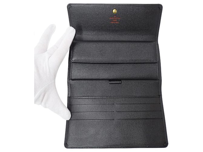 Louis Vuitton Men's Epi Leather Long Wallet Black - view 5