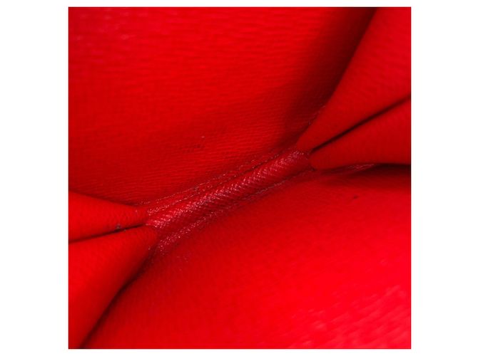 Bolso Louis Vuitton Monogram Reverse Giant OnTheGo EW Roja - vista 13