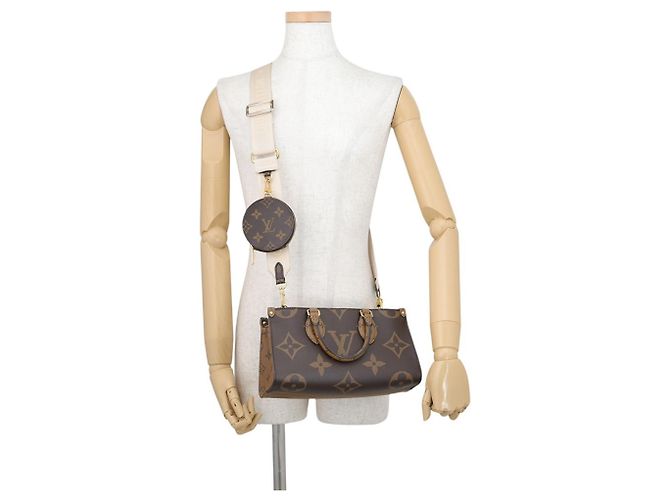 Bolso Louis Vuitton Monogram Reverse Giant OnTheGo EW Roja - vista 5