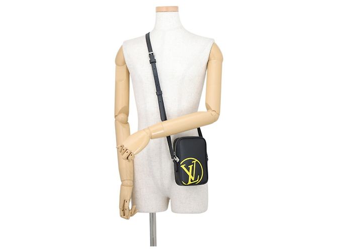 Borsa a tracolla Louis Vuitton Epi Danube PM Nero - vista 4
