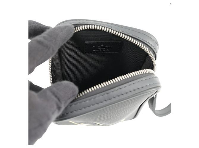 Borsa a tracolla Louis Vuitton Epi Danube PM Nero - vista 5