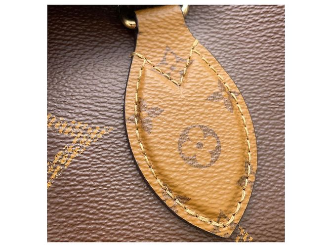 Borsa Tote Louis Vuitton Monogram Reverse Giant OnTheGo GM Rosso Monogramma - vista 9