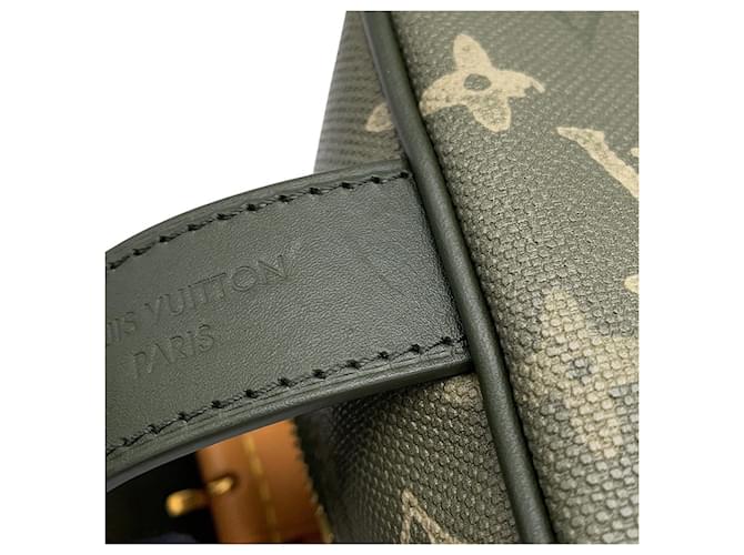 Pochette Louis Vuitton Monogram Verde Cachi Monogramma - vista 9