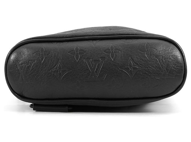 Borsa Sling Louis Vuitton Monogram Shadow Chalk Nero Monogramma - vista 4