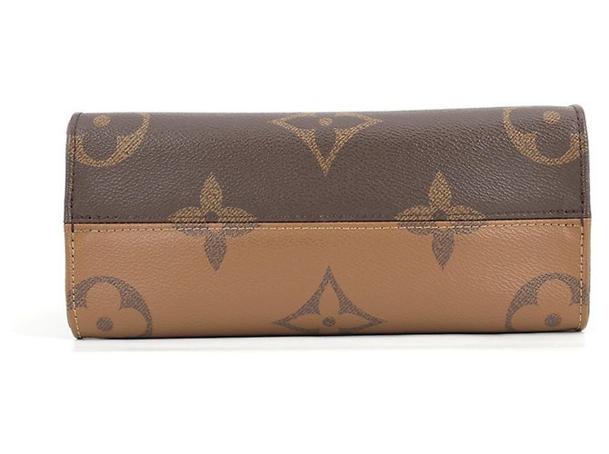 Borsa Louis Vuitton Monogram Reverse Giant OnTheGo PM Rosso - vista 3