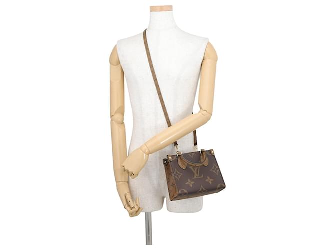 Borsa Louis Vuitton Monogram Reverse OnTheGo BB Rosso Monogramma - vista 5