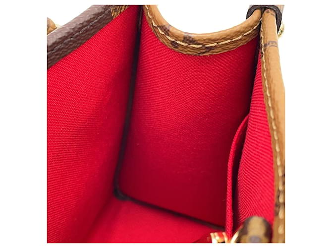 Borsa Louis Vuitton Monogram Reverse OnTheGo BB Rosso Monogramma - vista 8
