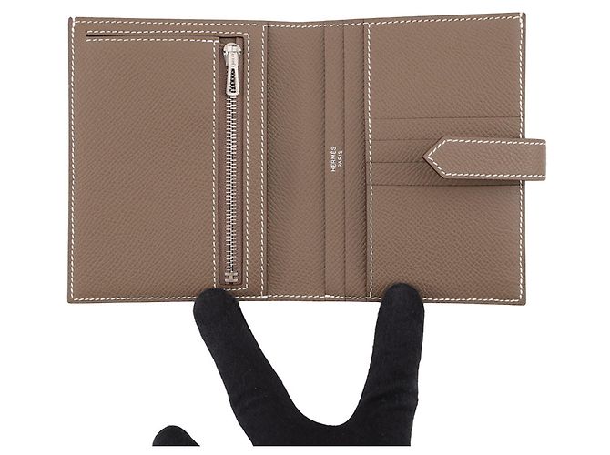Hermès Cartera bi-fold Hermes Bearn Compact Gris pardo - vista 4