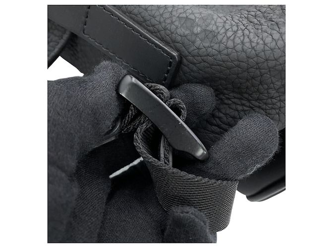 Borsa Louis Vuitton Monogram Taurillon Christopher PM Nero Monogramma - vista 14