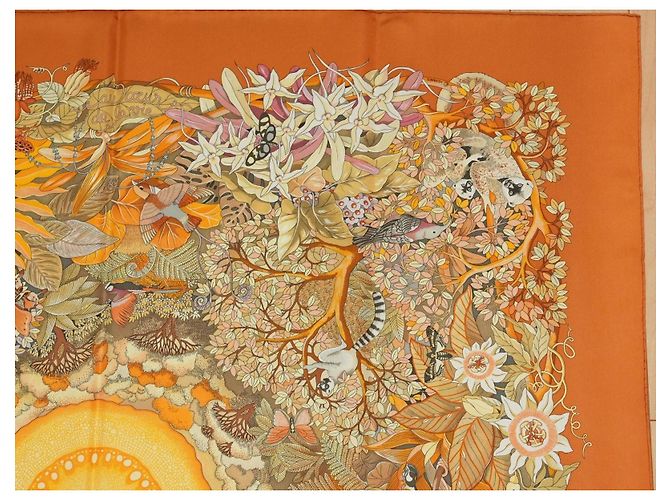 Foulard di seta Hermès Au Coeur de la Vie 90 cm - Arancione/Marrone Rosa Bianco D'oro Verde - vista 4