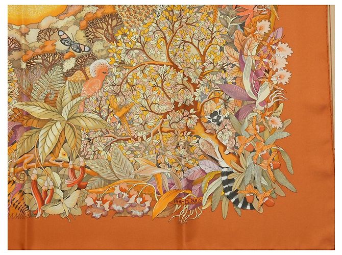 Foulard di seta Hermès Au Coeur de la Vie 90 cm - Arancione/Marrone Rosa Bianco D'oro Verde - vista 5