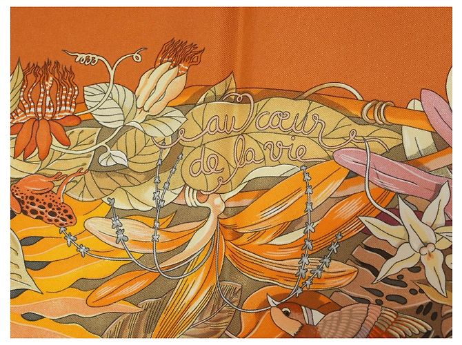Foulard di seta Hermès Au Coeur de la Vie 90 cm - Arancione/Marrone Rosa Bianco D'oro Verde - vista 7