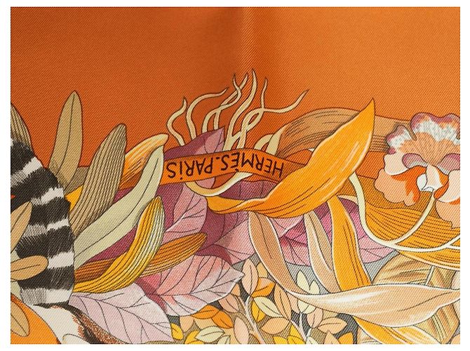 Foulard di seta Hermès Au Coeur de la Vie 90 cm - Arancione/Marrone Rosa Bianco D'oro Verde - vista 8