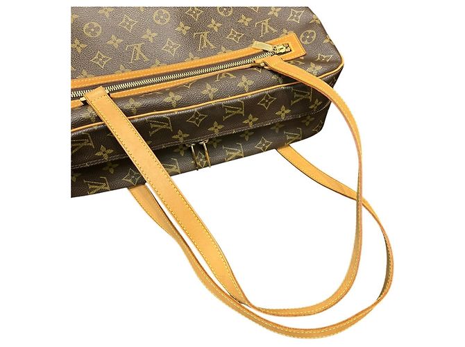 Borsa a tracolla Louis Vuitton Cite GM in Monogram Canvas Marrone Monogramma - vista 5