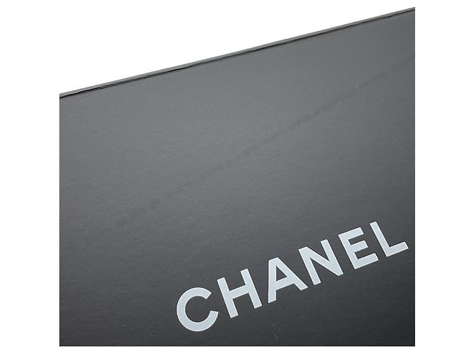 Borsa a tracolla con catena Chanel Matelasse in pelle d'agnello Nero - vista 14