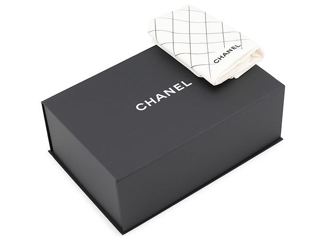 Borsa a tracolla con catena Chanel Matelasse in pelle d'agnello Nero - vista 16