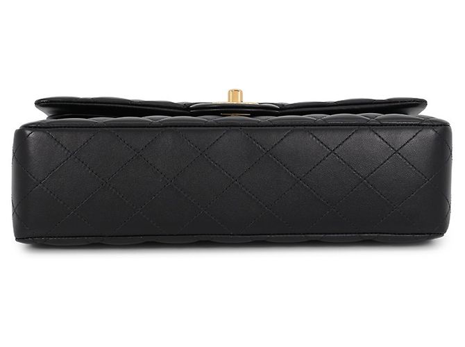 Borsa a tracolla con catena Chanel Matelasse in pelle d'agnello Nero - vista 3