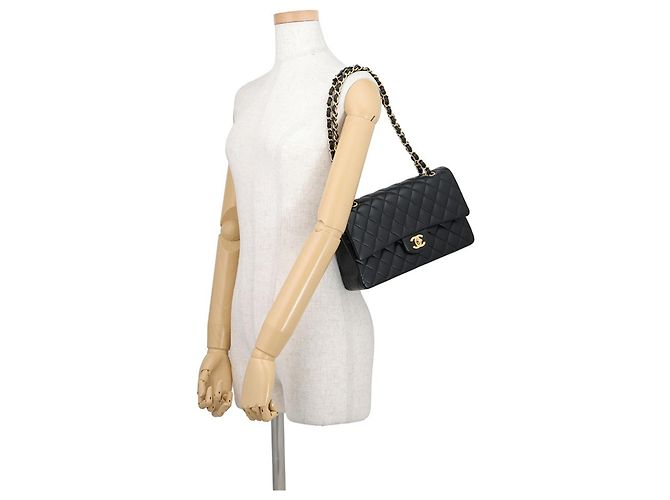 Borsa a tracolla con catena Chanel Matelasse in pelle d'agnello Nero - vista 4
