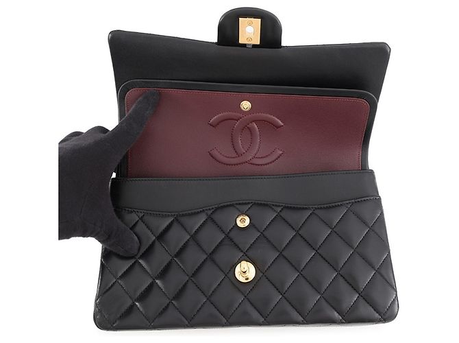 Borsa a tracolla con catena Chanel Matelasse in pelle d'agnello Nero - vista 6