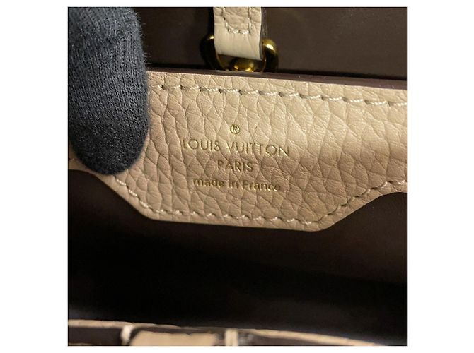 Borsa Louis Vuitton Capucines PM - vista 17