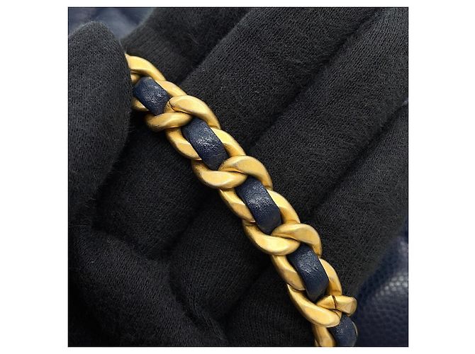 Borsa a tracolla Chanel Mini Matelassé con catena Blu navy - vista 11