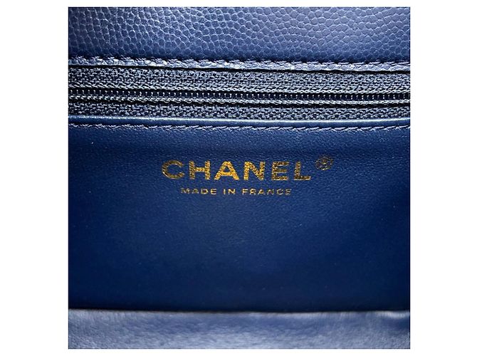 Borsa a tracolla Chanel Mini Matelassé con catena Blu navy - vista 12