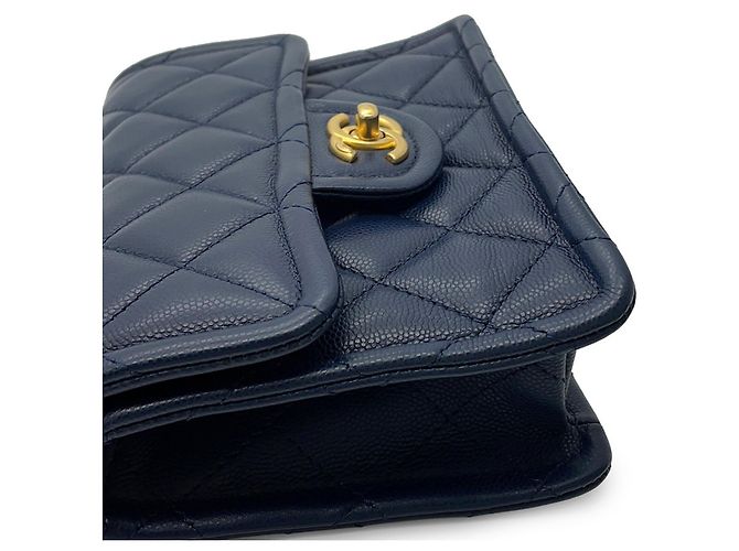 Borsa a tracolla Chanel Mini Matelassé con catena Blu navy - vista 6