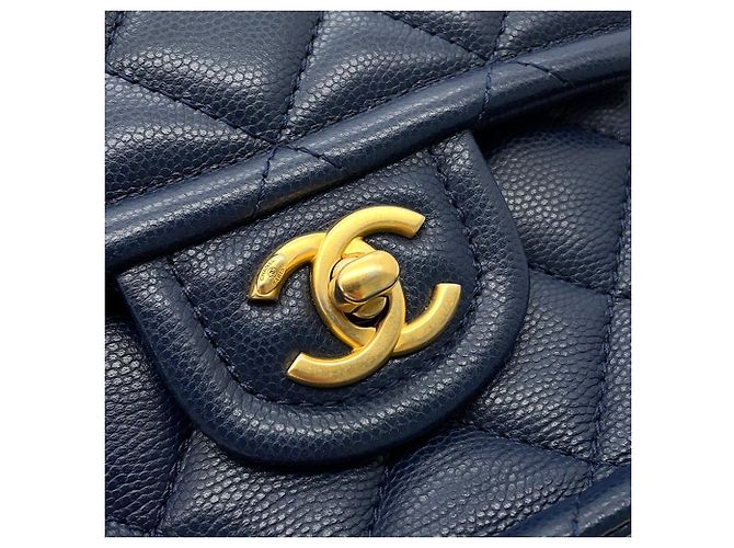 Borsa a tracolla Chanel Mini Matelassé con catena Blu navy - vista 8